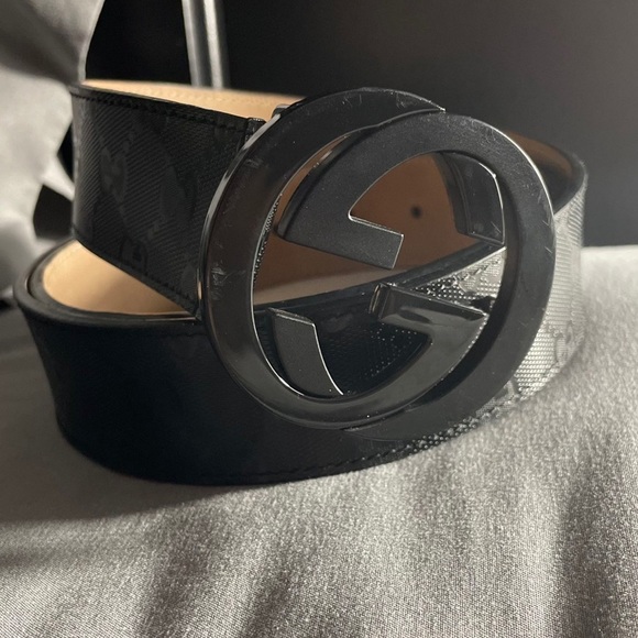 Black Gucci belt - Picture 1 of 4